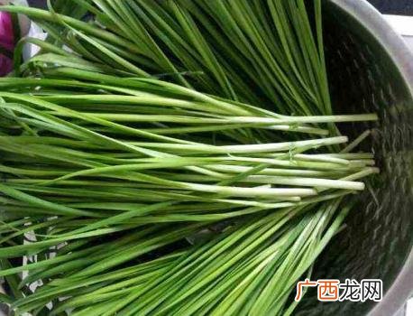 请问一下饺子皮怎么做,自制水饺皮