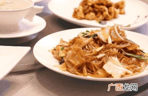广东河粉的制作配方,汤河粉图片