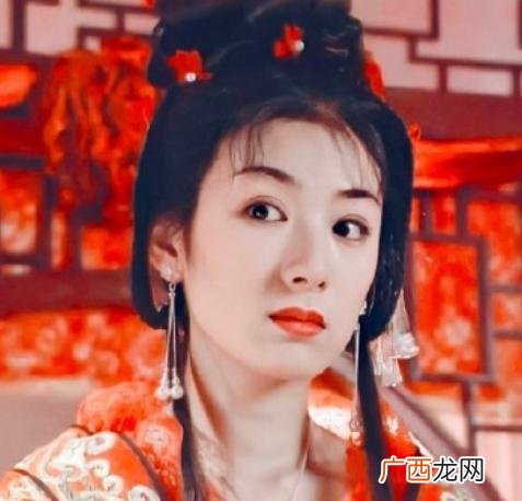 黄奕一年赚多少钱,黄奕投资蛋糕什么品牌