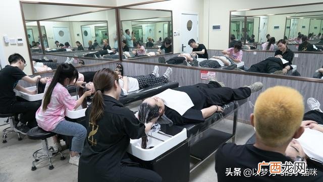 适合无学历女性的职业 四十岁的女人适合学点什么