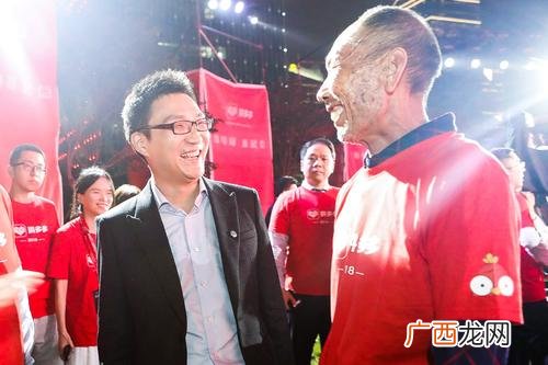 京东和拼多多哪个市值高 拼多多创业人