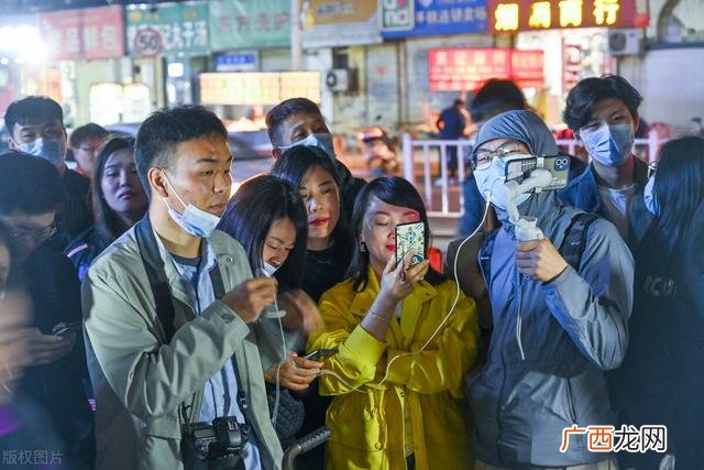 专业的货架定制制造厂家 创业地摊货架