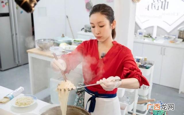 大胃王刮油汤 大胃王