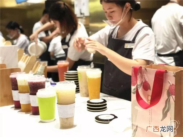 奈雪的茶创始人跟她老公,奈雪的茶 创业
