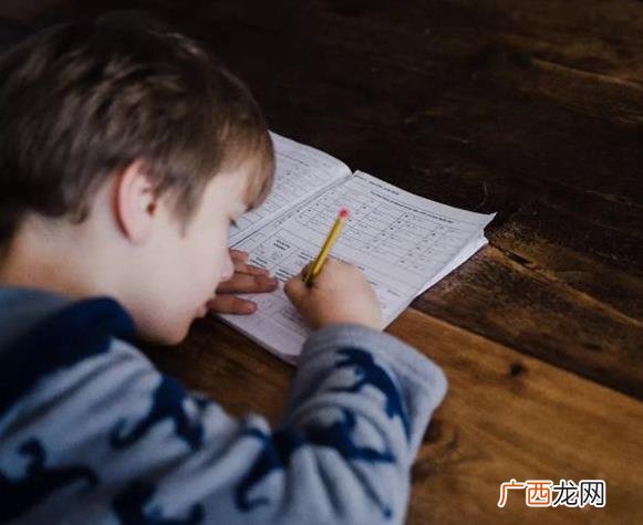 2019年度十大育儿热词出炉 学霸都是来报恩的，学渣都是来报仇的