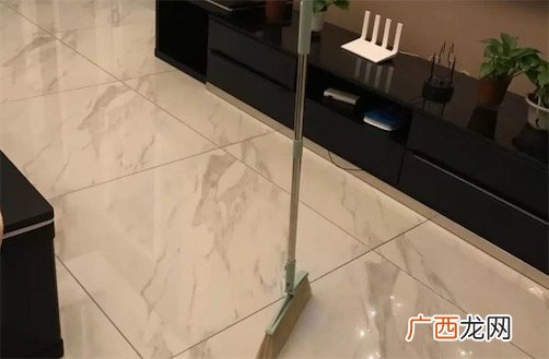 立扫把挑战什么意思什么梗 扫帚直立的含义及出处