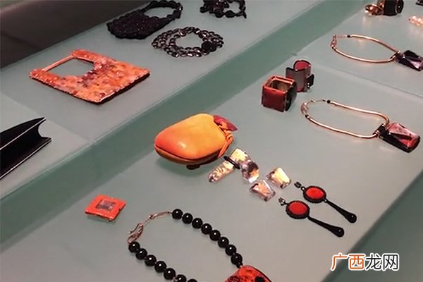 阿玛尼是哪个国家的品牌