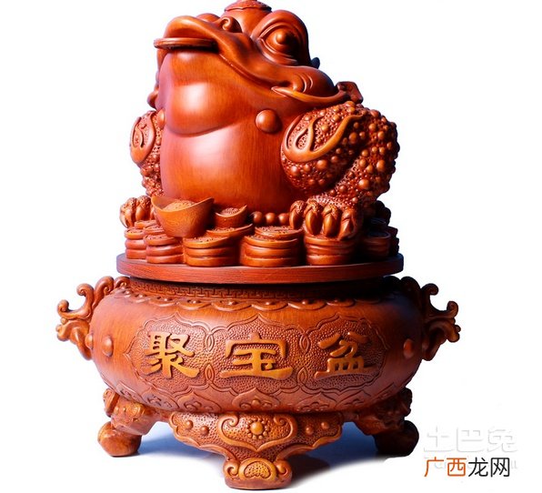 金蟾摆放位置和方向解析 金蟾怎么摆放招财