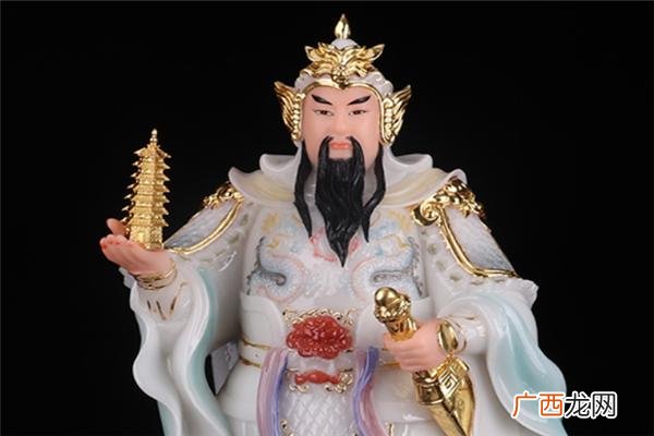 李天王儿子名字的来历含义及身份职责 托塔李天王三个儿子