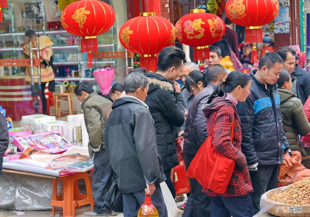 春节返乡摆摊卖什么小物品好 过年做什么短期小生意