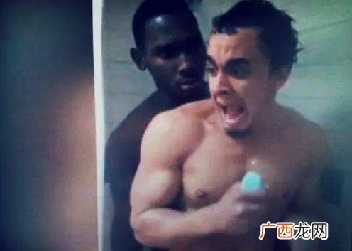 弯腰捡肥皂是什么意思？千万不要弯腰捡肥皂