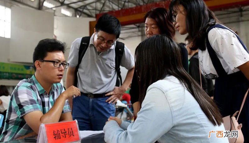 很重要吗 大学期间辅导员老师权力大吗