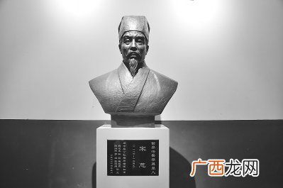宋慈被尊为世界什么鼻祖,宋词被尊为世界什么鼻祖？