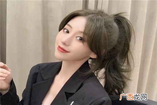 闷青色头发适合哪种肤色的女生 闷青色头发掉色后颜色