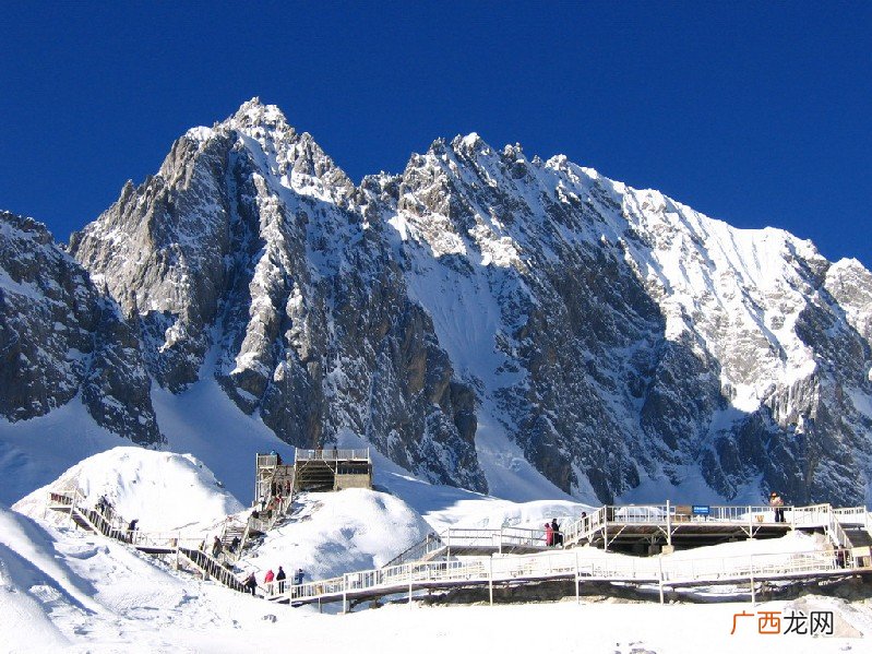 玉龙雪山在哪里,武当山在哪里？