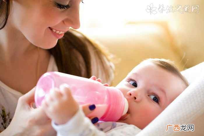 婴儿出生的食量及注意事项 婴儿出生要准备的东西
