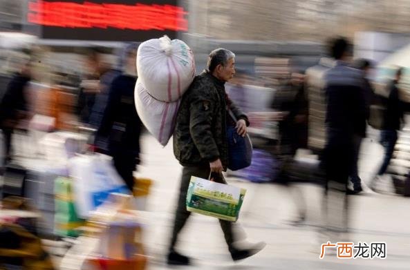 反向春运是什么意思？为什么越来越多的农村人留在城市过年