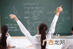 树荫树阴照水爱晴柔是什么意思,“泉眼无声惜细流，树阴照水爱晴柔.”是什么意思？