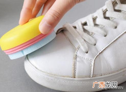 鞋子发霉怎么洗掉霉斑,怎样清理发霉的鞋子?