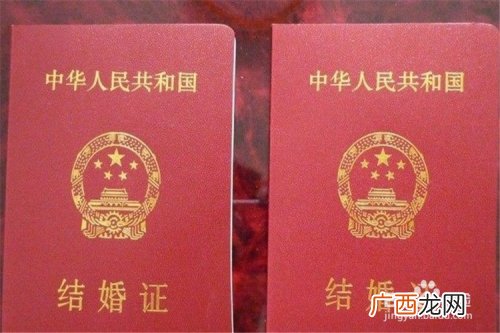 离婚需要什么手续证件,离婚需要什么证件和手续？