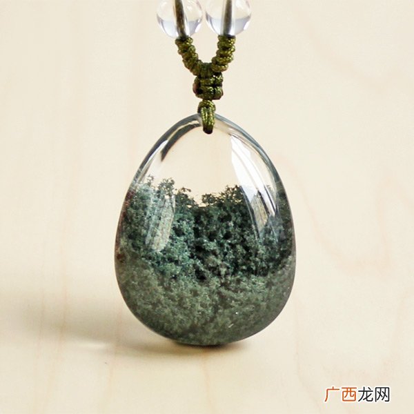 戴绿幽灵禁忌 绿水晶的功效与作用佩戴禁忌