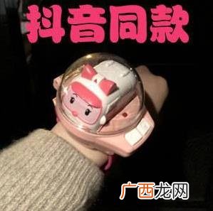 抖音社会人是什么梗？如何假装一个抖音社会人？小猪佩奇为什么会火