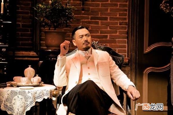 霸气侧漏是什么意思？霸气外露是什么意思？霸气是什么意思