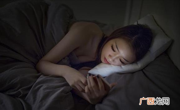 时髦病是什么意思？临床表现：拖延症、手机依赖症、星座控等
