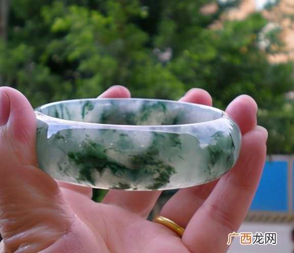 翡翠怎么养才能透 翡翠手镯怎么保养才会越来越通透?