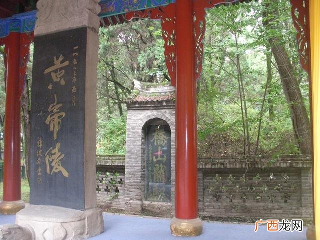 久居樊笼里复得返自然的意思,一个人出去旅游到底有多孤独？