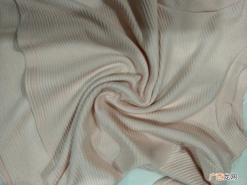去除衣服上油渍的小妙招 衣服上的油渍怎么洗掉小窍门
