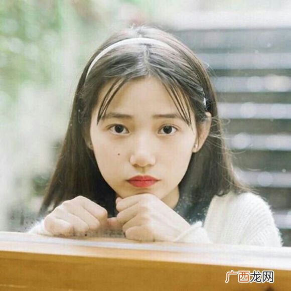 夸女孩子漂亮的话,诗词中夸女生漂亮的诗句？