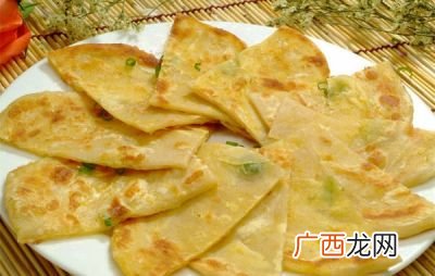千层油饼怎么做,烫面千层葱油饼的做法?