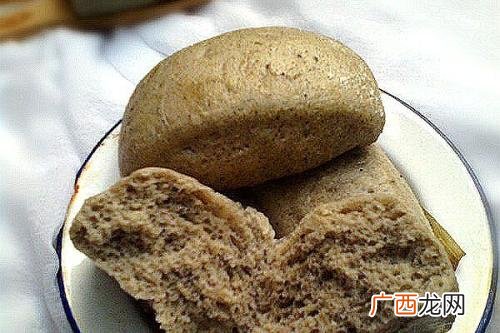 黑馒头是什么面做的,全黑麦是高筋面粉吗？