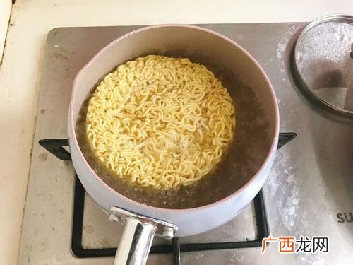泡面碗买多大尺寸好,买泡面送的塑料碗一般多大？