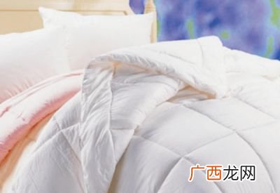 蚕丝被能晒吗,蚕丝被冬季可以晒太阳吗？