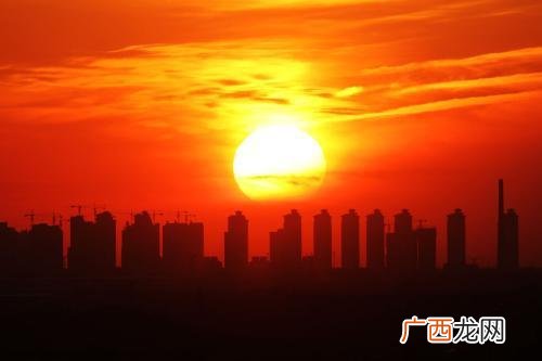 夕阳是什么意思,夕阳是什么？