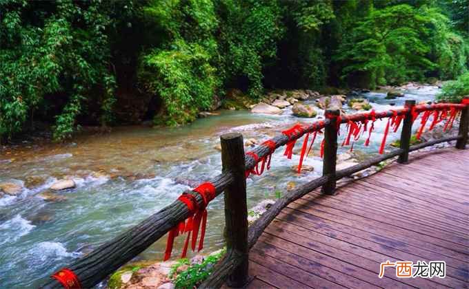 重庆周边旅游景点有云端漫步“云阳龙缸地质公园” 重庆周边旅游景点