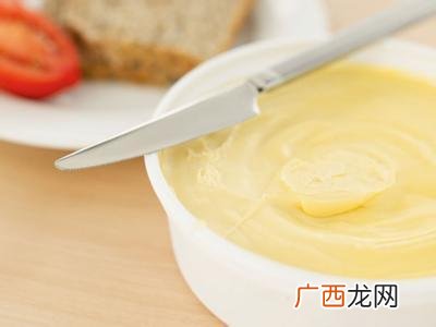奶油是用什么做的?,奶油是植物奶油还是动物奶油？