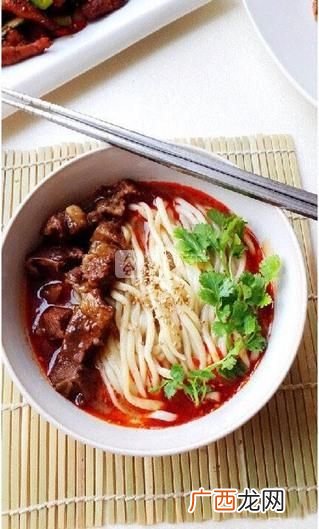 牛肉面的做法,商用牛肉面的做法及配料？