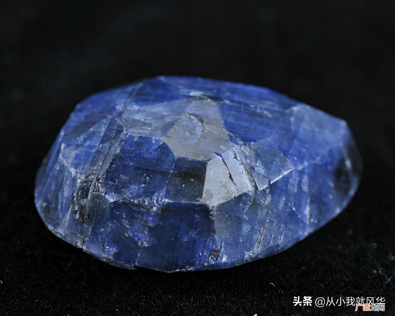 天然蓝宝石原石的形状与特点 蓝宝石原石表面特征