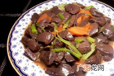 炒羊血怎么做好吃,葱爆羊血怎么做好吃，葱爆羊血的家常做法？