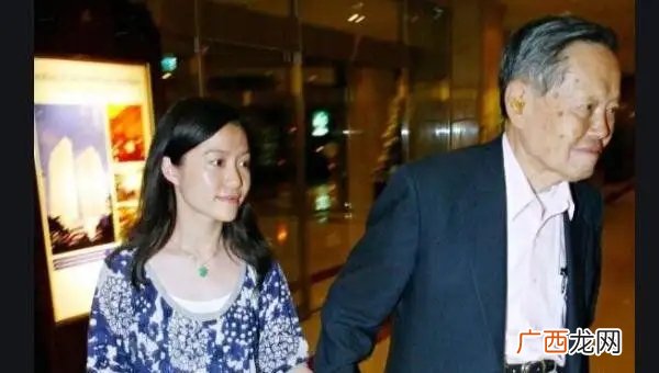 杨振宁和翁帆感情真的吗 翁帆的现任丈夫是谁