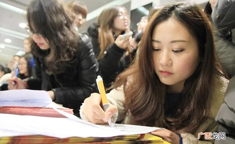 四类人最先沾光 2027年执行退休年龄已定