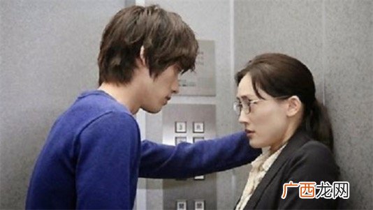 壁咚是什么意思什么梗 男生壁咚女生的条件和方法
