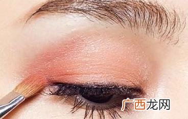 桃花眼是什么意思？桃花眼的特征爱情运 桃花眼是什么样的