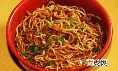 信阳热干面的做法及配料,羊山红油热干面的配方？