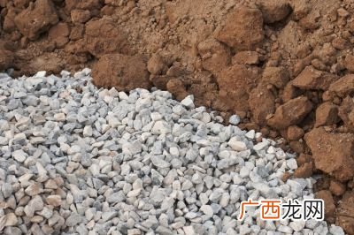 12石子一方多少吨,1立方块石等于多少吨？