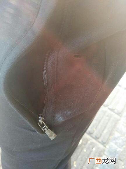 衣服上沾了油漆怎么洗掉,衣服上粘衣服上粘了油漆，用什么办法能洗掉？