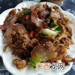 扫把菌怎么做好吃,十一松树林还有扫把蘑菇吗？